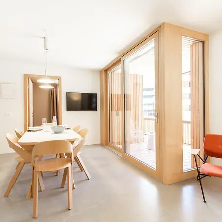 The Hide * فيلمز