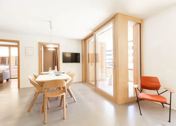 The Hide * فيلمز